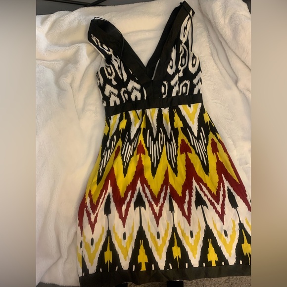 Abstract summer sleeveless dress. Size 4 with zipper on the side.Watch video - Picture 1 of 6